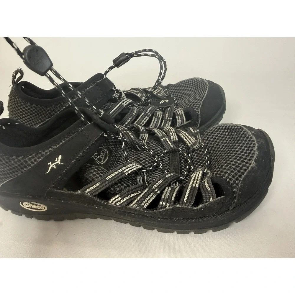 Chaco Junior Kid Outcross Size 4 Watersport Shoes Black and Grey